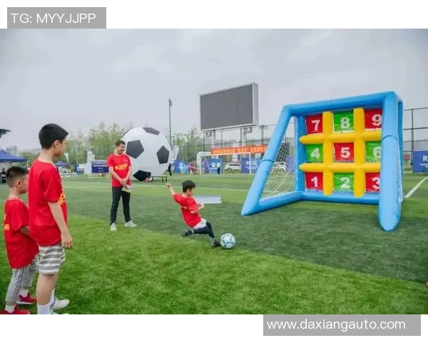 九宫格足球挑战，猜球星考验你的足球知识与眼力